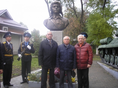 Открыт памятник Герою-танкисту